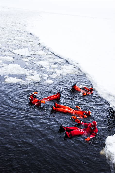 Swimming In Bothnian Sea Lapland Welcome In Lappland Finnland