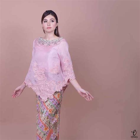 Baju Kebaya Modern Contoh Model Baju Brokat Kombinasi Satin 50 Gaun