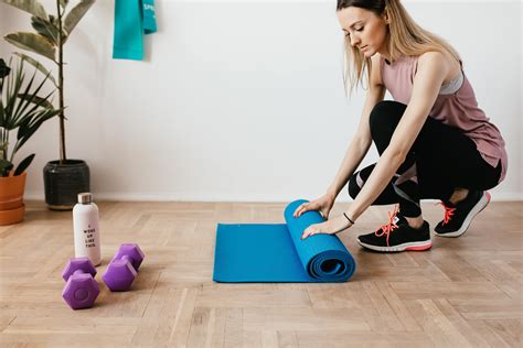 Pilates en casa 5 ejercicios y vídeos sencillos para ponerte en forma