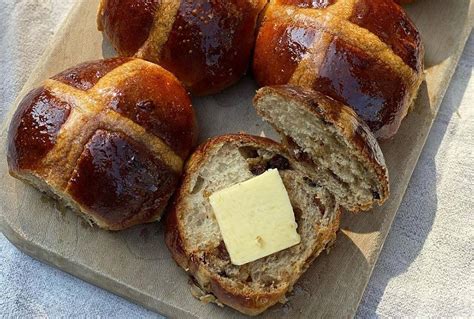 The Best Hot Cross Buns In London Hot Dinners Recommends Hot Dinners
