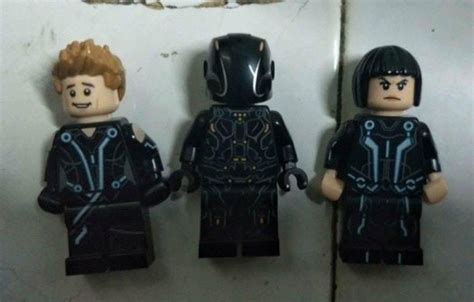 Lego Tron Minifigures Leaked Taken From R Lego Scrolller