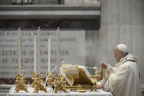 Papa Francesco Celebra La Santa Messa Nella Solennit Dell Epifania