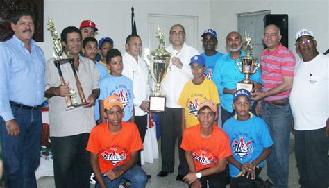 Claudio Concepcion Celebrar N Mundialito B Isbol Moca