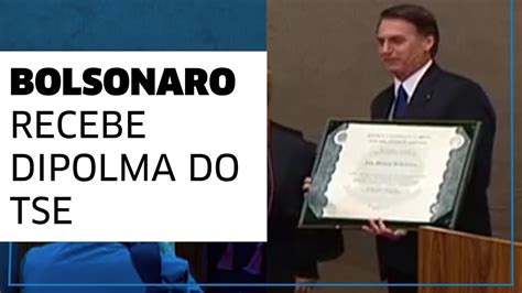 Bolsonaro recebe diploma do TSE que habilita tomar posse da presidência