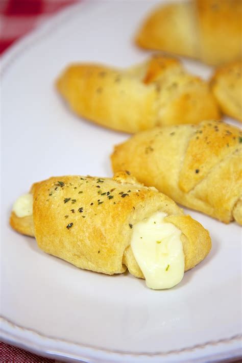 Cheesy Garlic Crescent Rolls Plain Chicken®