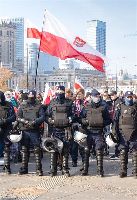 Warszawa Poland Marcha Independente S Mbolos E Bandeiras