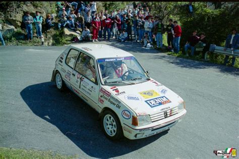 Stormir Di Palme Sulle Strade Della Leggenda Del Rallye Sanremo