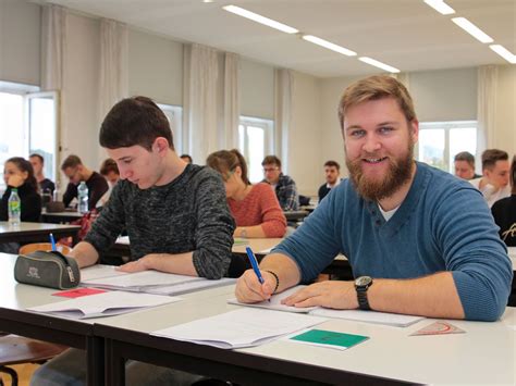 Mathematik Br Ckenkurs Erstsemester Machen Sich Fit In Mathe