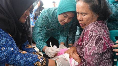 Penjabat Ketua Tp Pkk Jateng Tinjau Pelaksanaan Sub Pin Polio Di Bergas