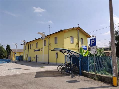 Stazione di Bologna Borgo Panigale Località Bologna Stazione ferroviaria