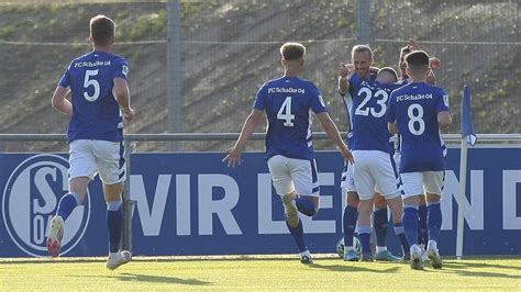 Schalke Spektakel F Nf Tore Zum Abschied Von Elf Spielern