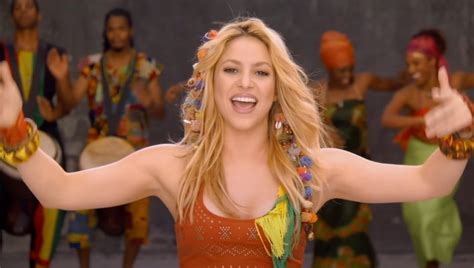 Três shows de Shakira no Brasil estão previstos para 2023 Confira