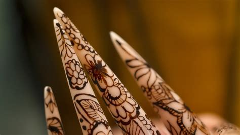 Nail Art Henna On Stiletto Youtube