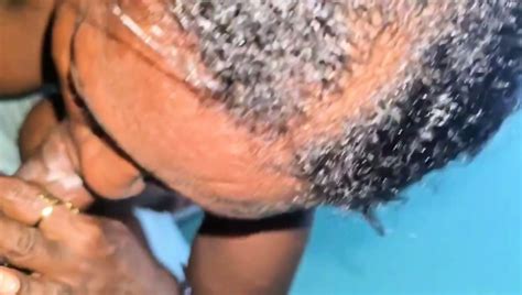 Png Pamuk Milf Suce Une Bite Et Chevauche