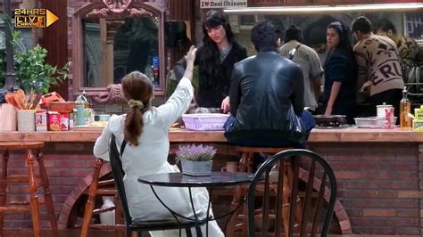 Bigg Boss Live Update Cooking Ko Lekar Khanzaadi Aur Ankita Ke Bich