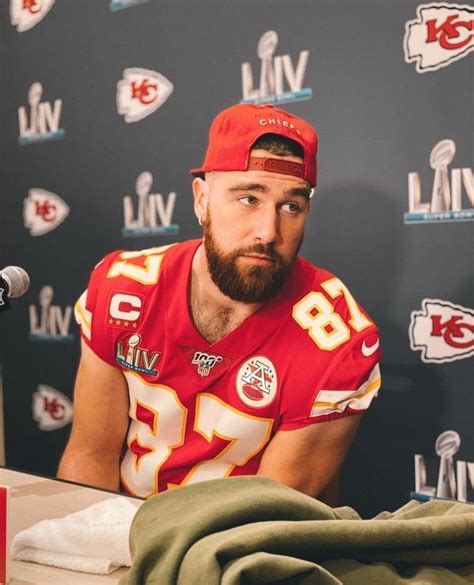 Pin by Vanessa Holmquist on Travis kelce | Kc chiefs football, Taylor ...