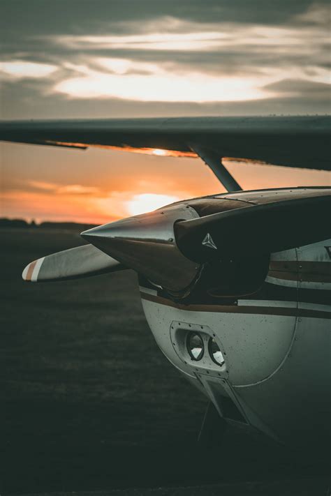 [100+] 4k Plane Wallpapers | Wallpapers.com