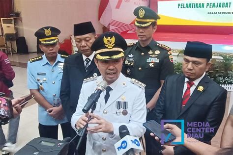 Media Center Risnandar Mahiwa Resmi Menjabat Pj Wali Kota Pekanbaru