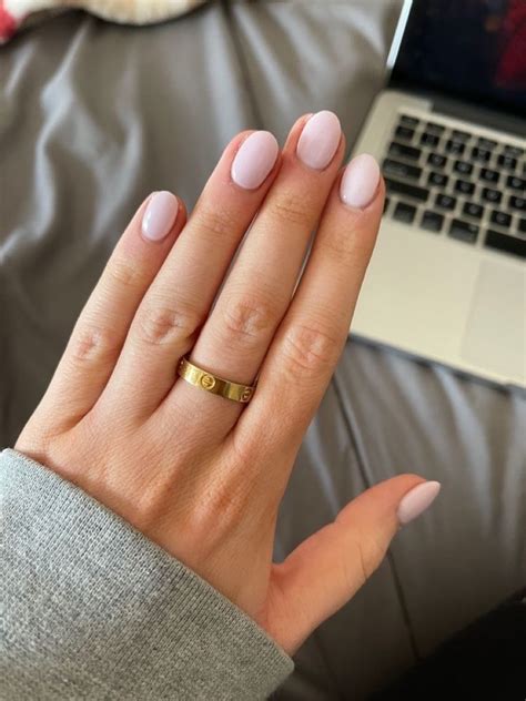 35 Short Almond Nail Designs To Consider For Your Next Manicure Artofit