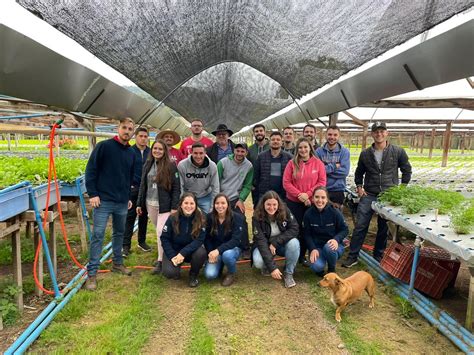 Estudantes De Horticultura E De Agronomia Participam De Visitas