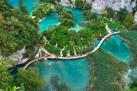 Plitvice Croacia De Julio El Turista Goza El Hacer Turismo Los