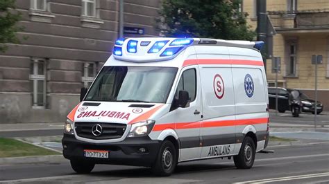 Alarmowo 2 Prywatne Karetki Mercedes Benz Sprinter I Fiat Doblo W