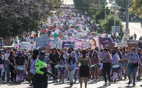 Toman las calles de Querétaro cerca de 20 mil mujeres para exigir