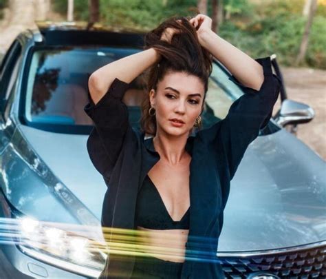 Burcu Özberk bikini sezonunu açtı Magazin Haberleri