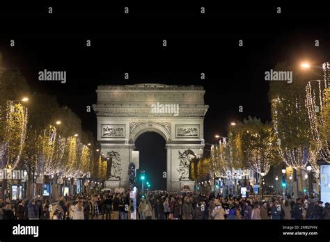 Paris France Th Novembre L Arc De Triomphe Et La Population