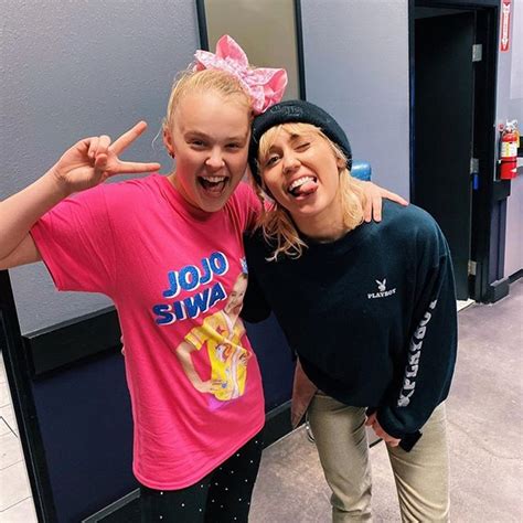 Jojo Siwa & Miley Cyrus Are BFF Goals Dancing Up a Storm at Rehearsal