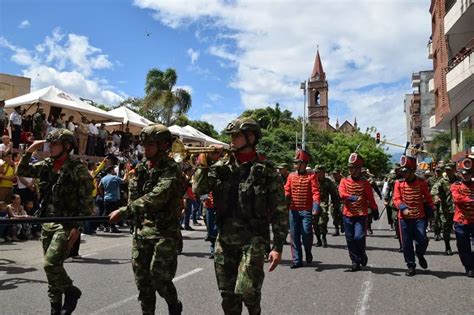 20 De Julio En Neiva Imágenes De Tradicional Desfile Patrio Noticias De Buenaventura