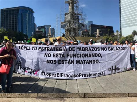 Nada qué celebrar manifestantes protestan contra el primer año de