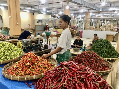 Harga Cabai Di Pasar Legi Makin Pedas Meroket Hingga Rp 75 Ribu Per