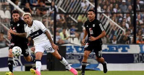 Los Destacados N Meros De Lucas Castro En El Partido Ante Riestra