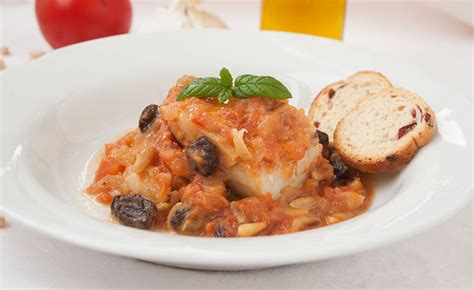 Bacalao Con Tomate Pasas Y Pi Ones C Digo Cocina