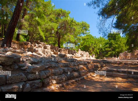 Antalya Roman Ruins Greek Ruins Hi Res Stock Photography And Images Alamy