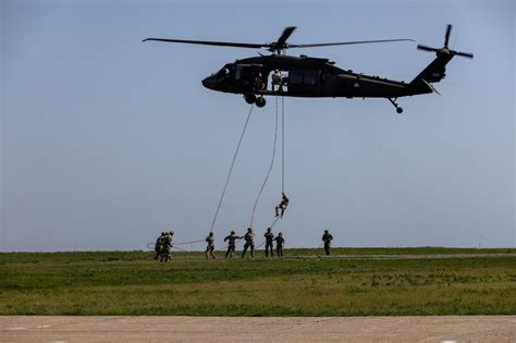 Bbc O Comun Din Rom Nia Urmeaz S G Zduiasc Cea Mai Mare Baz Nato