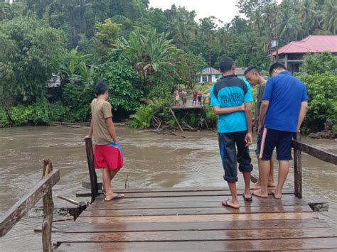 Jembatan Di Halmahera Utara Ambruk Diterjang Banjir Milenial