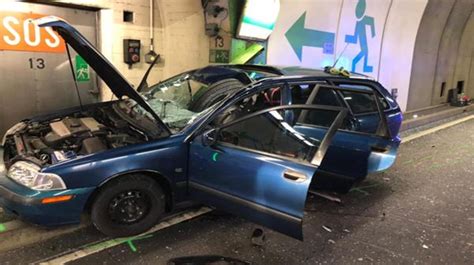 San Gottardo Tragedia In Galleria Automobilista Ucciso Da Una Ruota