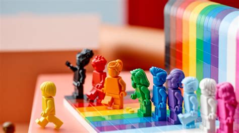 LEGO Lanza Su Primer Set Inspirado En La Comunidad LGTBI Todo El