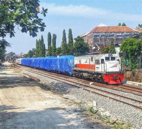 Lrv Ketiga Dan Keempat Untuk Lrt Palembang Dikirim Railway Enthusiast