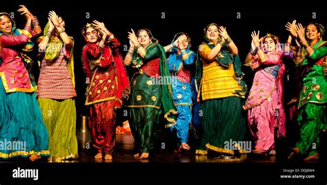 Punjabi Dance Stock Photo 60026096 Alamy