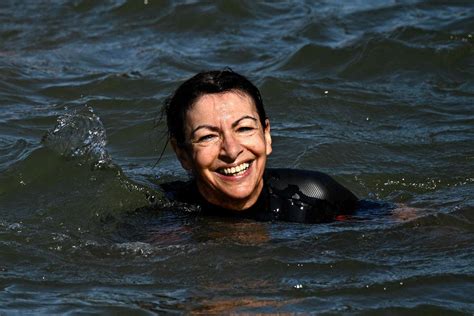 Cest du bonheur Anne Hidalgo et Tony Estanguet se sont baignés