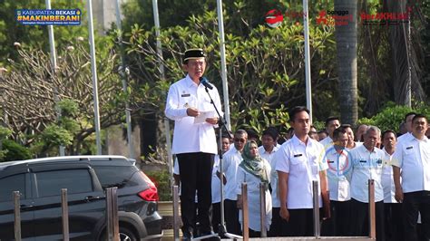 Pj Bupati Bekasi Memimpin Apel Perdana Pasca Cuti Idul Fitri