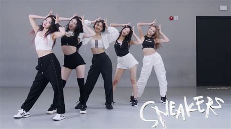 Itzy Sneakers Itzy Sneakers Dance Practice Mirrored Youtube