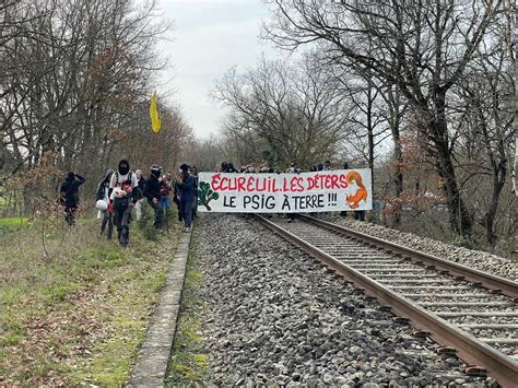 PHOTOS Autoroute A 69 Environ 200 personnes ont participé à la