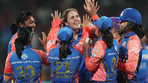 Wpl Rcb Vs Mi Mumbai Indians Collective Effort Guides Visitors