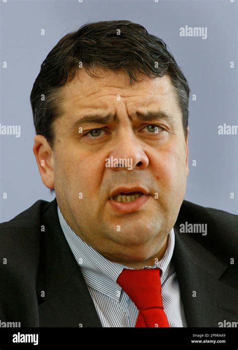 Archiv Bundesumweltminister Sigmar Gabriel Spricht Am April