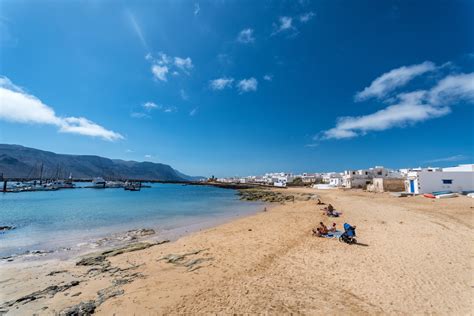 Playa de Caleta del Sebo (Caleta del Sebo Beach) » Turismo Lanzarote