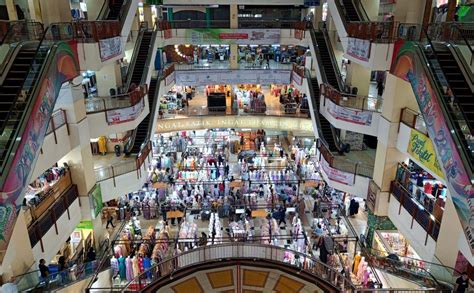 Pasar Tanah Abang Masih Sepi